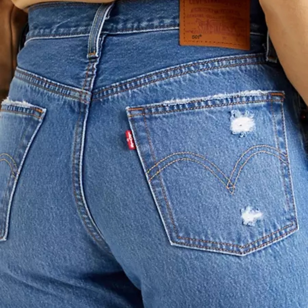 501 Levi Cropped Jeans NWT